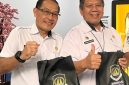 Foto: Asisten II Setkab Kukar Muhammad Iriyanto bersama Kepala DPMPTSP Kukar, Alfian Noor